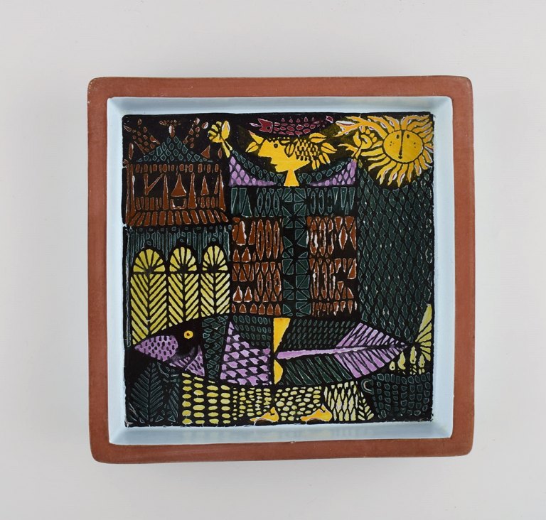 Stig Lindberg (1916-1982) for Gustavsberg. Karneval fad / skål i håndmalet stentøj. Svensk design, midt 1900-tallet.