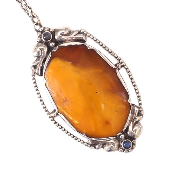 Arts & Crafts silver pendant by C. F. Andreasen, Copenhagen 1893-1937. Dated 1911. Size: 7,3x4,5cm