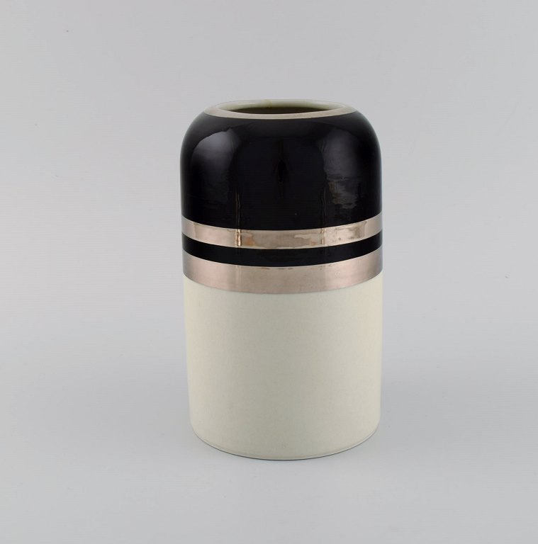 Peter Winquist for Arabia. Modernist vase in glazed ceramics with silver decoration. Finnish design, 1960s.