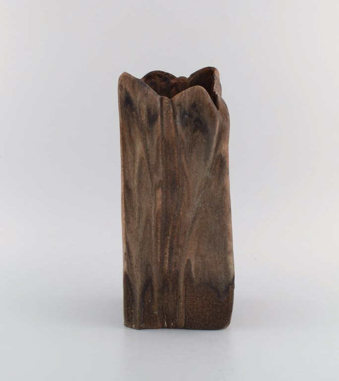 European studio ceramicist. Unique vase in glazed ceramics. Beautiful glaze in brown shades. Late 20th century.