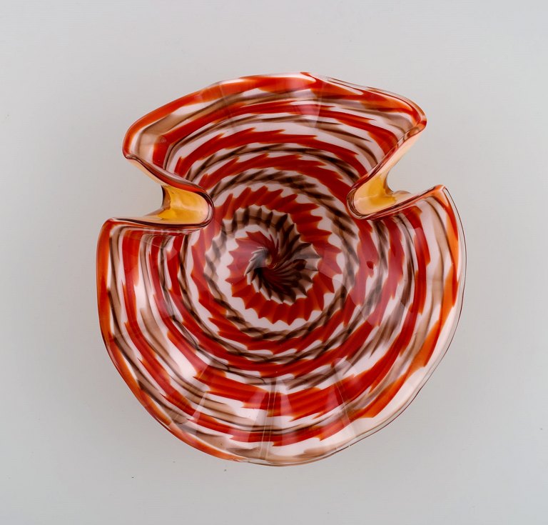Murano skål i polykromt mundblæst kunstglas. Spiral dekoration. Italiensk design, 1960