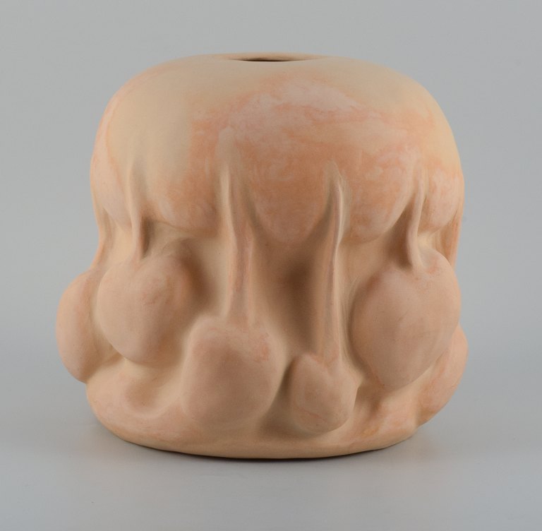 Christina Muff, Danish contemporary ceramicist (b. 1971). Large unique vessel made from golden stoneware clay.