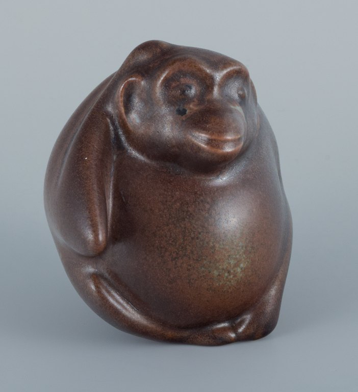 Gösta Grähs for Rörstrand (active 1982-1986), monkey in ceramic.