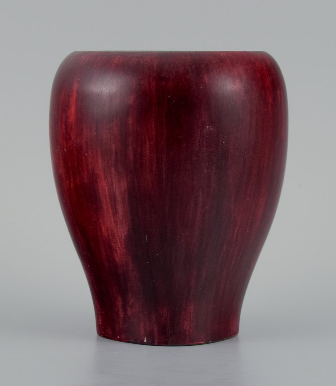 Maxime Fillon (1920-2003), French ceramist, unique ceramic vase with glaze in shades of red.