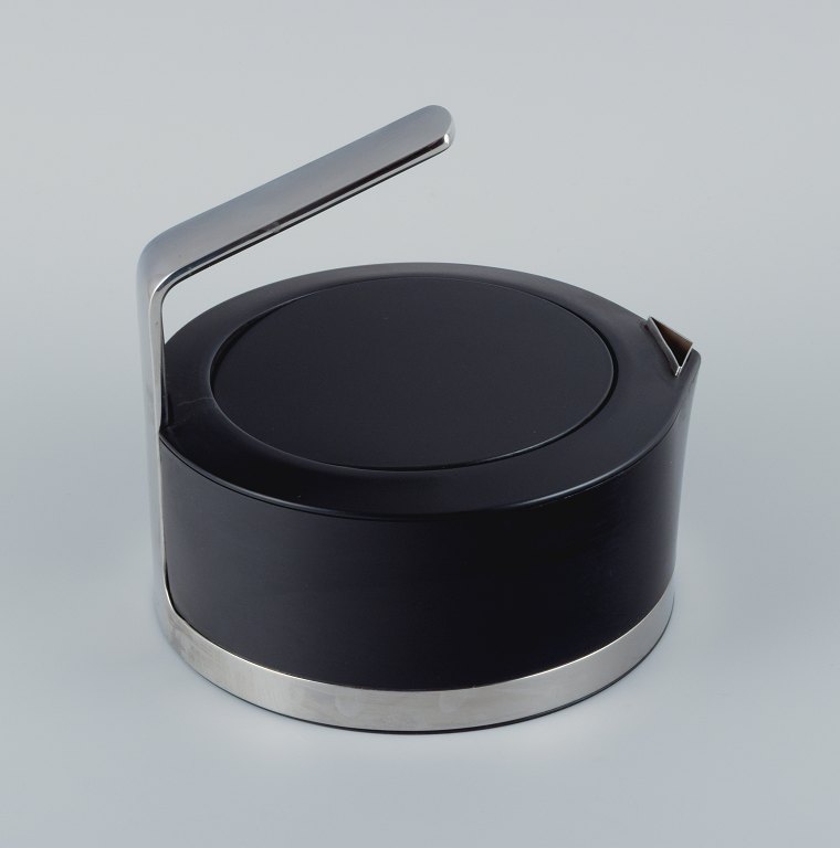 Stelton, Denmark, Teapot.Design Jehs & Laub.Stylish Scandinavian design in steel and plastic.