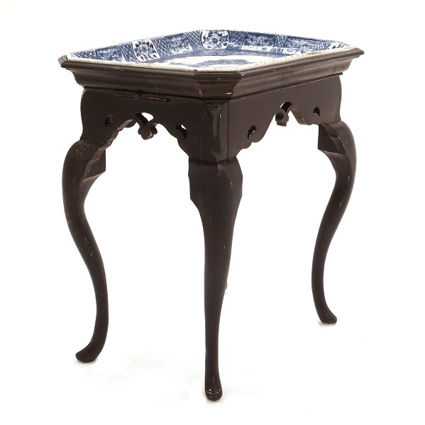 Blue decorated faience tray top Rococo table by the manufacture St. Kongensgade, Copenhagen, circa 1740. H: 78cm. Top: 71x53cm