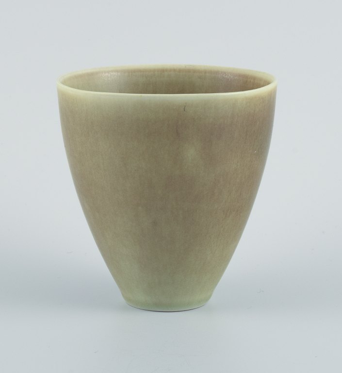 Per Linnemann-Schmidt (1912-1999) for Palshus, Danmark. Keramikvase i harepelsglasur.