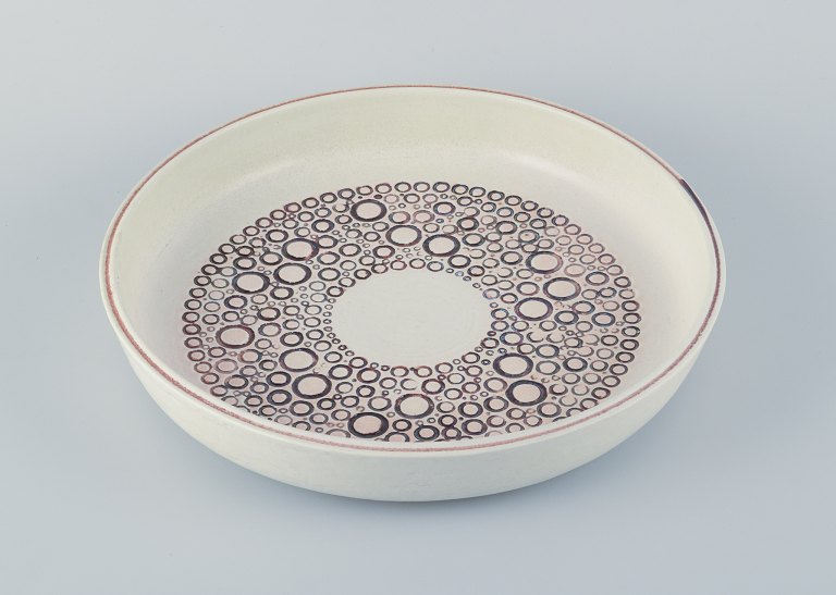 Britt-Louise Sundell (1928-2011) for Gusatvsberg, Sweden, large ceramic bowl in modernist design.