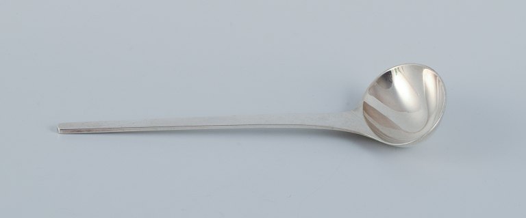 Georg Jensen, Caravel, a sauce spoon in sterling silver. Modernist and sleek design.