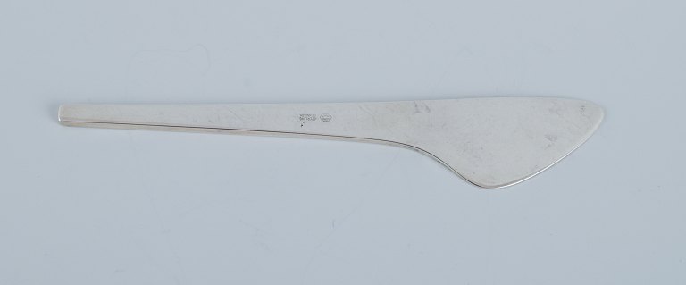 Georg Jensen, Caravel, a butter knife in sterling silver. Modernist and sleek design.