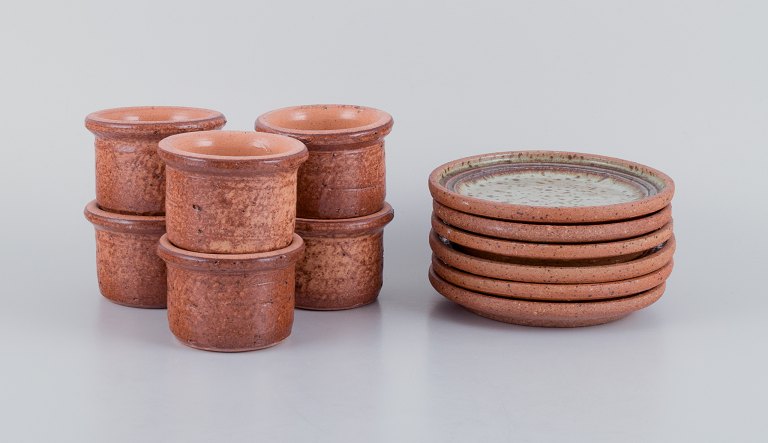Stouby Keramik, Denmark, a set of six small handmade ceramic vases and six plates.
