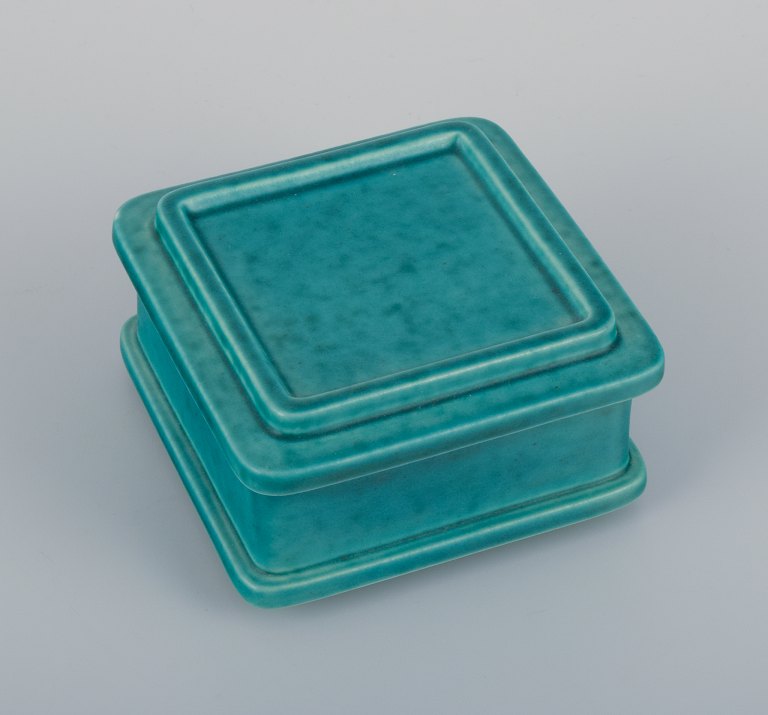 Wilhelm Kåge (1889-1960) for Gustavsberg, Sweden. Square Art Deco lidded box in ceramic with classic green glaze. From the Argenta series.