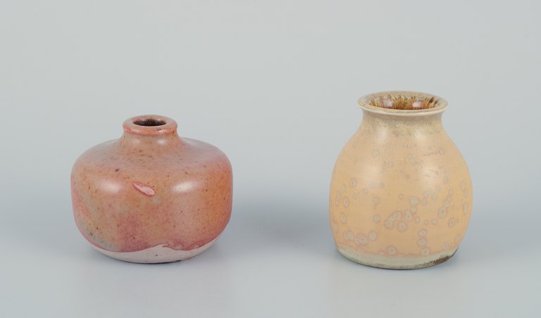 Elly Kuch (1929-2008) and Wilhelm Kuch (1925-2022). Two unique ceramic vases.One vase with a crystal glaze in yellow hues.The other vase with a glaze in light brown hues.