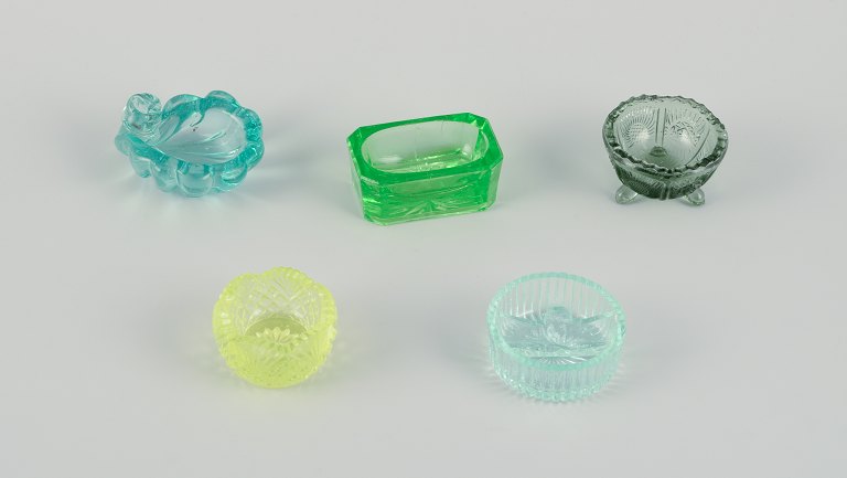 Fåglavik Glasbruk (1874-1980), Sweden.Five salt cellars in colored glass. Handmade green and yellow glass.
