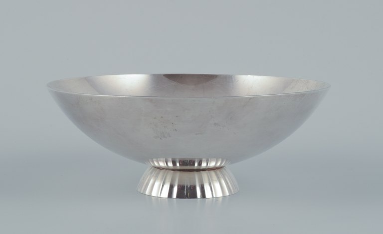 Moderne Georg Jensen skål af sterlingsølv.Designet af Sigvard Bernadotte.