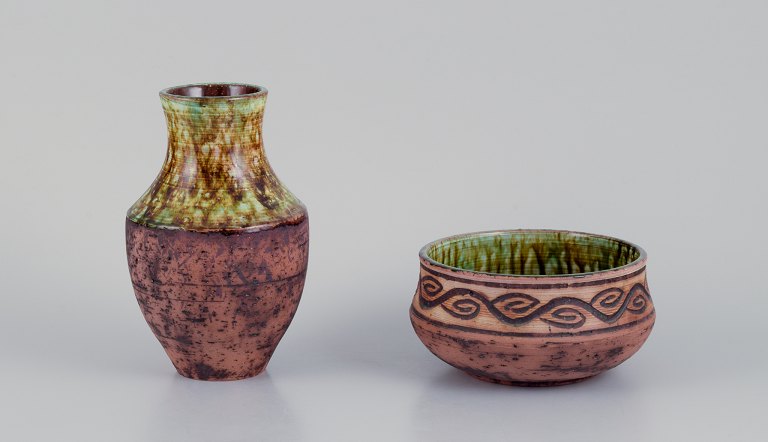 Szilasi, Visby, Sweden. Unique ceramic bowl and vase. Glazed in green-brown tones.