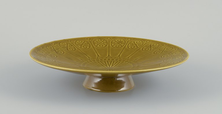 Upsala Ekeby/Gefle, Sverige. Stor opsats i keramik. Geometrisk mønster. Grøngul glasur.