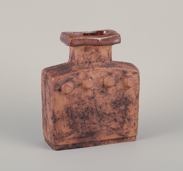 Curt Magnus Addin (1931-2007), Swedish ceramist. Own studio.Unique ceramic vase in a modernist style. Chamotte clay.