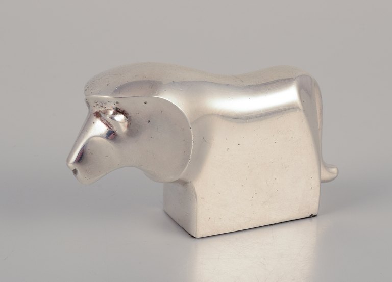 Dansk International Designs Ltd.Small sculpture in plated silver.