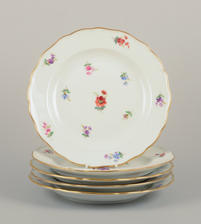 Meissen, Germany.Five dinner plates in porcelain.