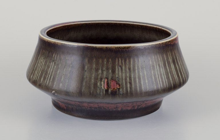 Carl Harry Stålhane for Rörstrand Ateljé, Sverige.Stor keramikskål.