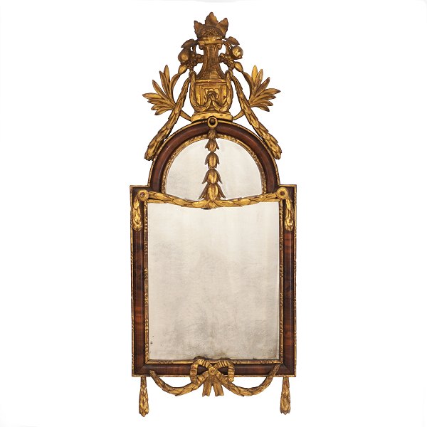 Partly gilt Louis XVI walnut mirror. Altona (Hamburg, Germany) circa 1770. H: 112cm. W: 46cm