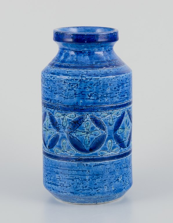 Aldo Londi for Bitossi. Large vase in Rimini blue glazed ceramic with geometric patterns.