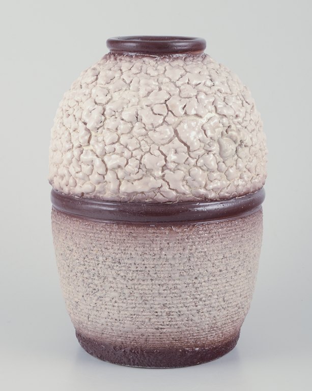 Fransk keramiker.Keramikvase. Lava glasur i lyse og brune nuancer.