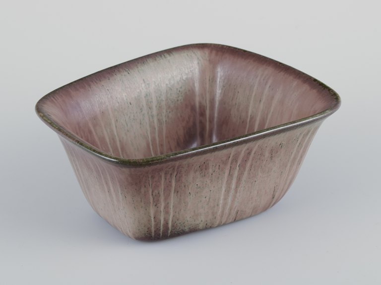 Gunnar Nylund for Rörstrand.Firkantet keramikskål.