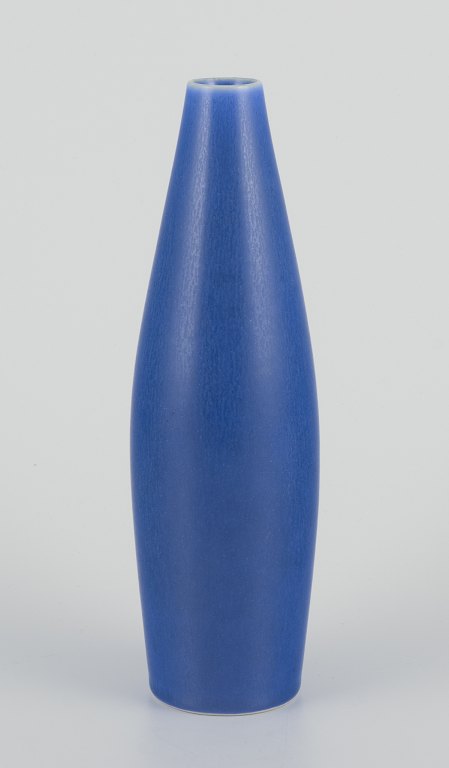 Per Linnemann-Schmidt  for Palshus.
Stor keramikvase i blå harepelsglasur.