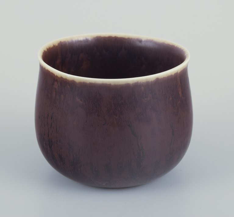 Carl Harry Stålhane for Rörstrand.Small bowl made of stoneware.