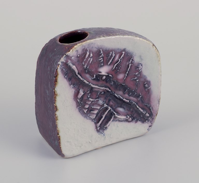 Carl Harry Stålhane for ”Designhuset”, Sverige.Unika vase af stentøj.