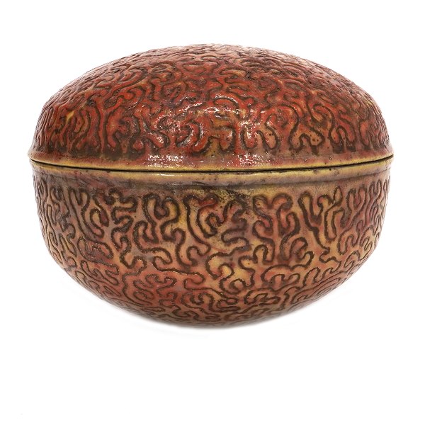 Per Weiss lågskål i jernglasur. Signeret og dateret 93. H: 14cm. D: 19cm