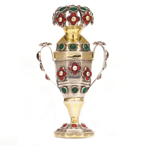 Very large silver vinaigrette by Peter Johannsen Petersen, Aabenraa, Denmark. H: 14cm