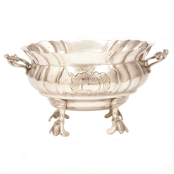 Large silver sugar bowl by Jens Nielsen Theilgaard, Fredericia, Denmark, 1765-1802H: 10cm. L: 20cm. W: 356gr
