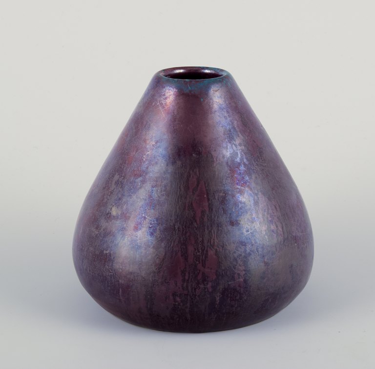 Søren Kongstrand, dansk keramiker.Unikavase i blank lustreglasur.