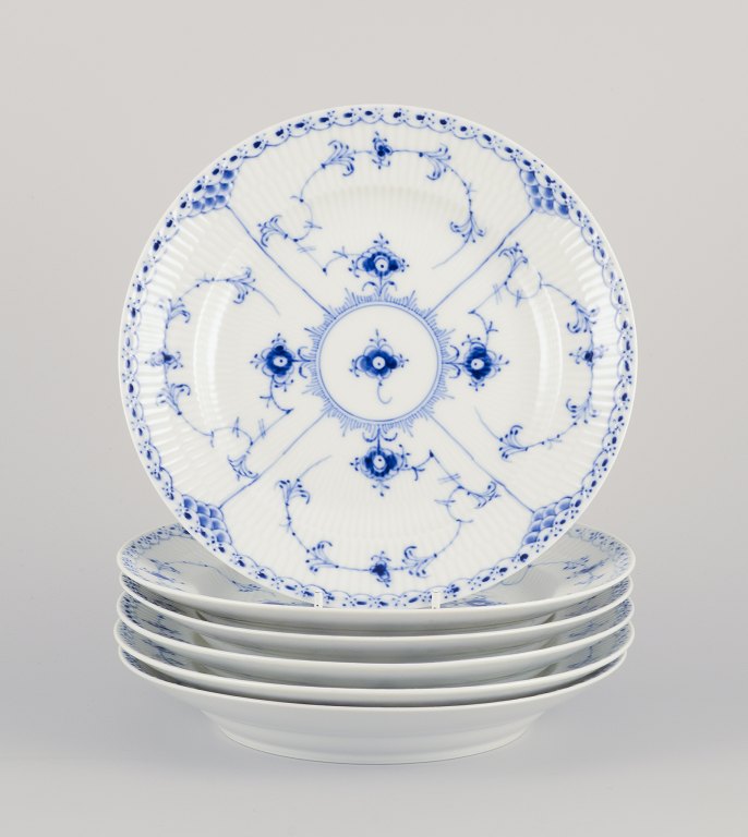 Royal Copenhagen, Musselmalet Halvblonde, et sæt på seks frokosttallerkner.