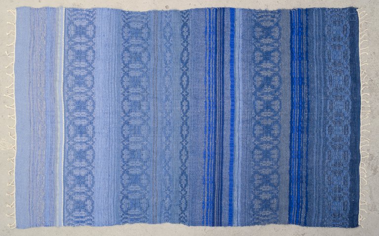 Eva Tunåker for Kjoltygens Vävatelje, Solna, Sverige.
Stort håndvævet tæppe i uld, Rölakan teknik.