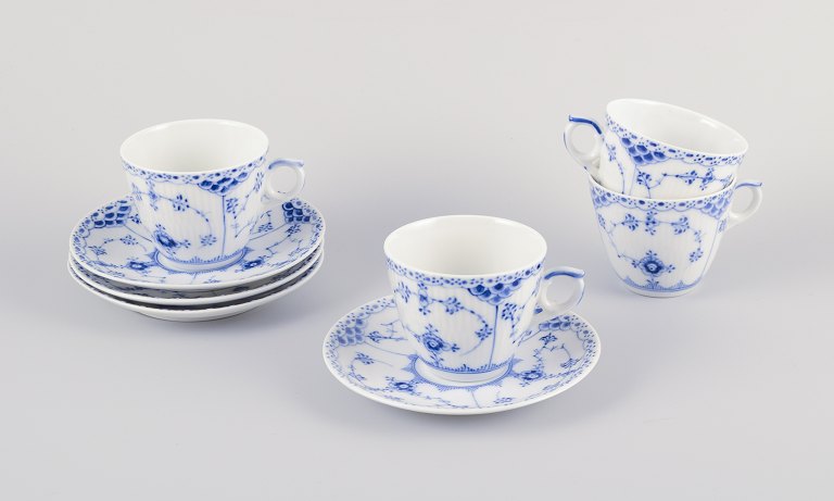 Royal Copenhagen Musselmalet Halvblonde, fire par kaffekopper med  underkopper.