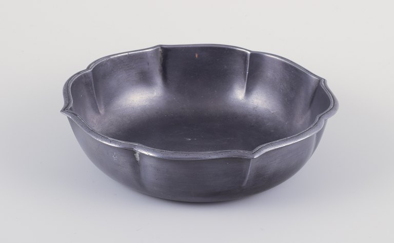 Just Andersen. Early and rare tin bowl.Modernist and minimalist design.