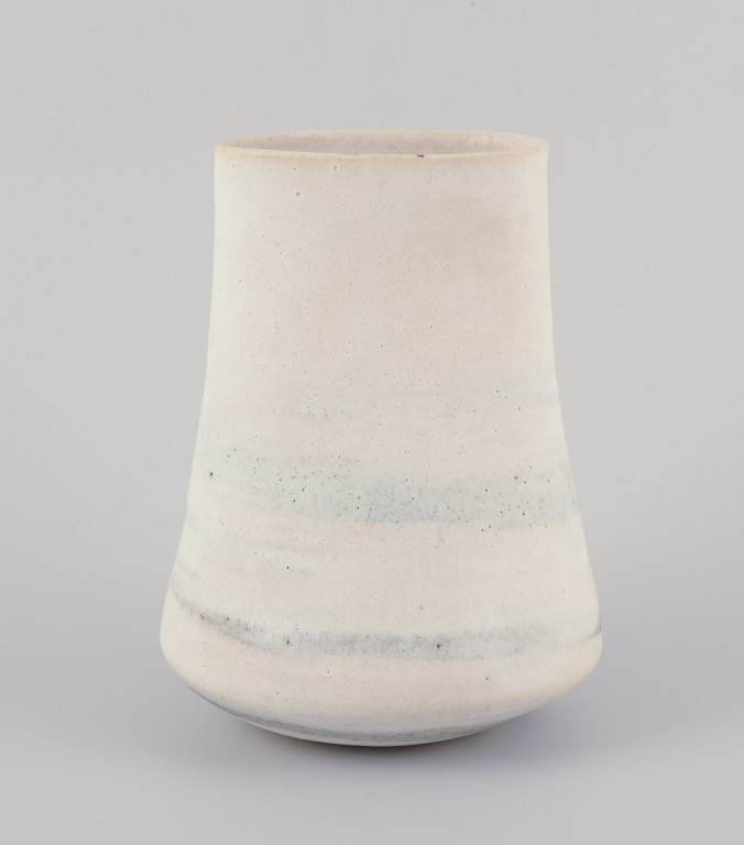 Lucie Rie (1902-1995), Austrian-born British ceramicist. Own studio.Large modernist unique vase in glazed stoneware.