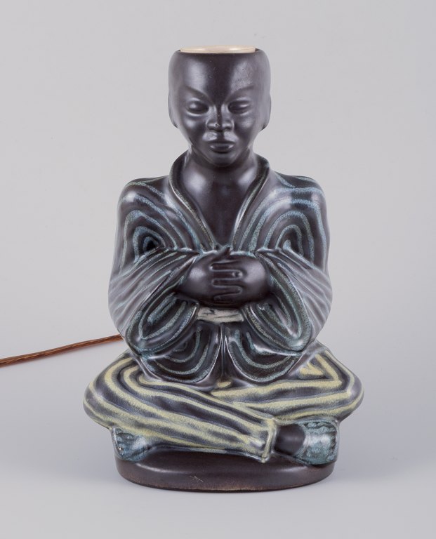 Einar Johansen for Søholm, dansk keramiker.
Sjælden bordlampe af keramik.