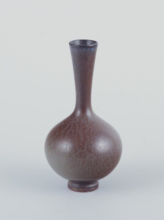 Berndt Friberg for Gustavsberg Studiohand.Studiohand miniaturevase af keramik.