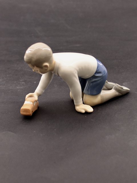 Bing & Grondahl boy with car 2320