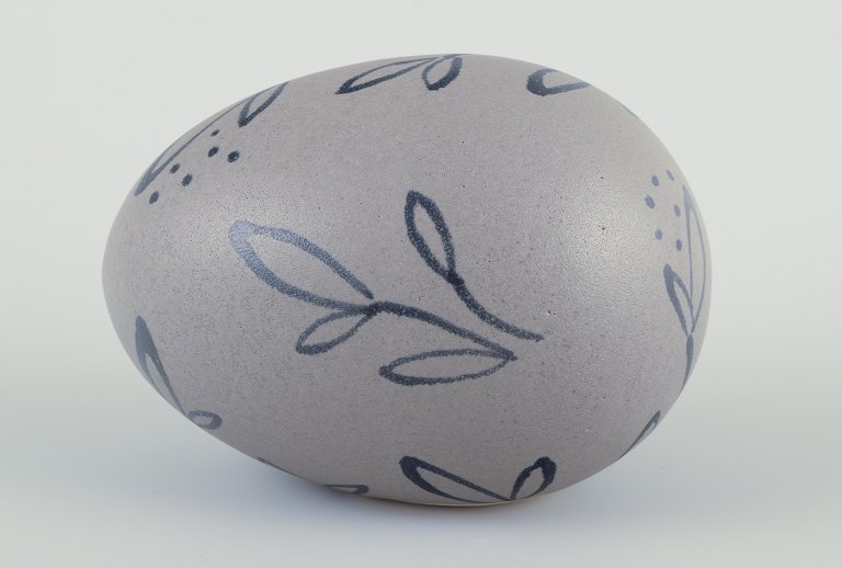 Paradis, svensk keramikværksted.Unika æg af keramik.