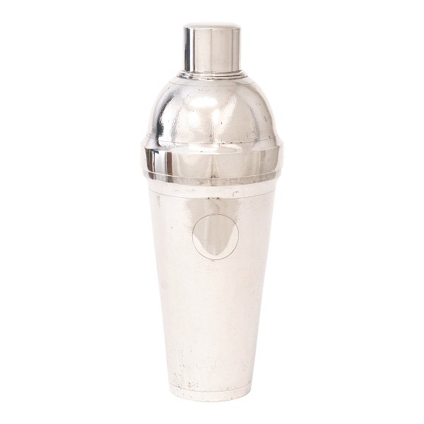 Silver shaker made in Japan circa 1930. H: 24cm