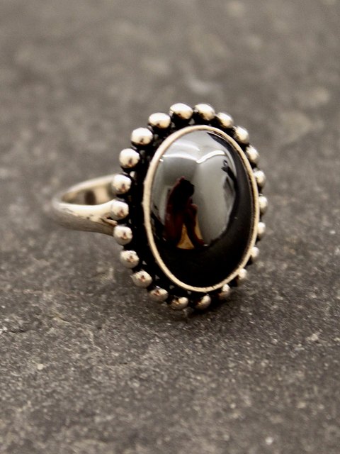 N E From sterling silver ring with blood stone