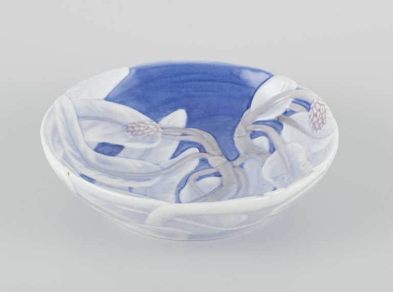 Effie Hegermann-Lindencrone for Bing & Grøndahl.Art Nouveau porcelain bowl.