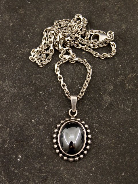 N E From sterling sølv vedhæng med blodsten