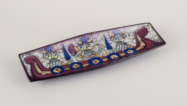 Marianne Starck for Michael Andersen, Bornholm.Large oblong ceramic dish.